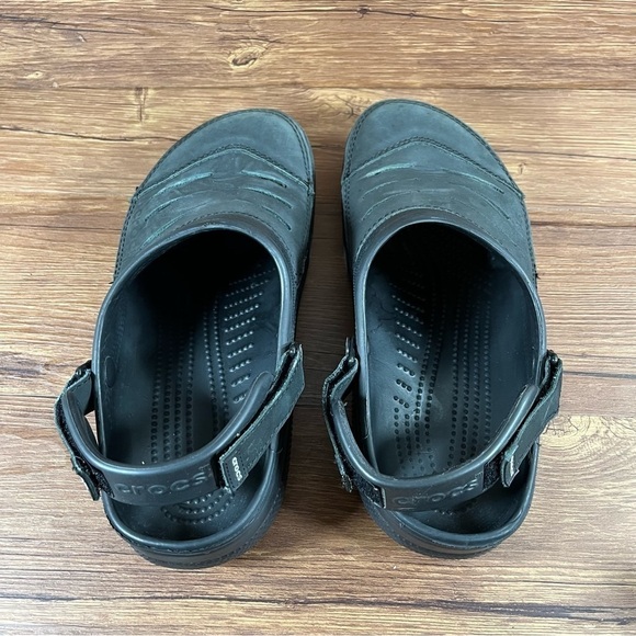 Crocs Bogota Black Leather Slip-On Clogs Men’s Size 10
